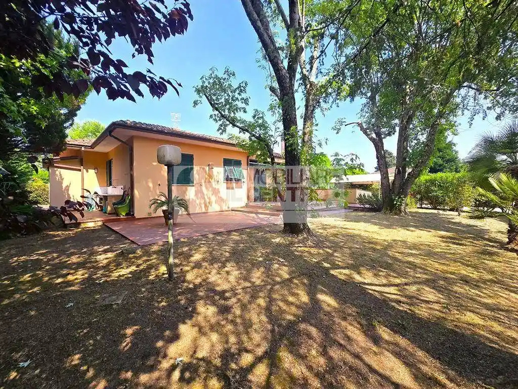 Casa indipendente in vendita a Sarzana