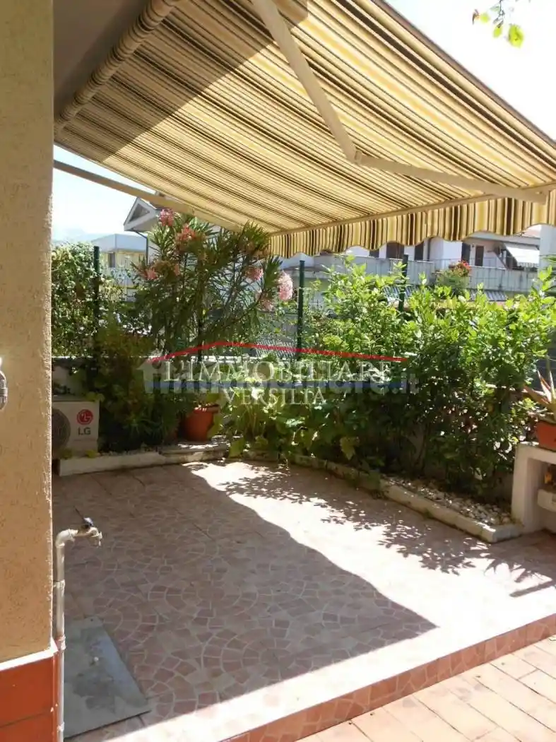 Villetta a schiera in vendita a Massa