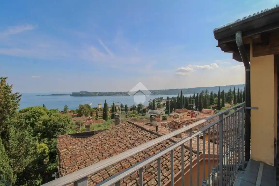 Casa indipendente in vendita a Gardone Riviera