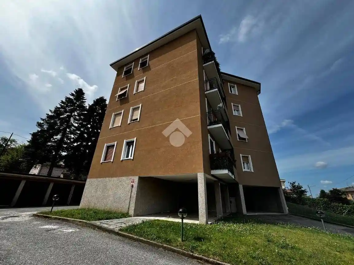 Quadrilocale via dei Vignò 40, Bizzozzero, Varese - foto 2