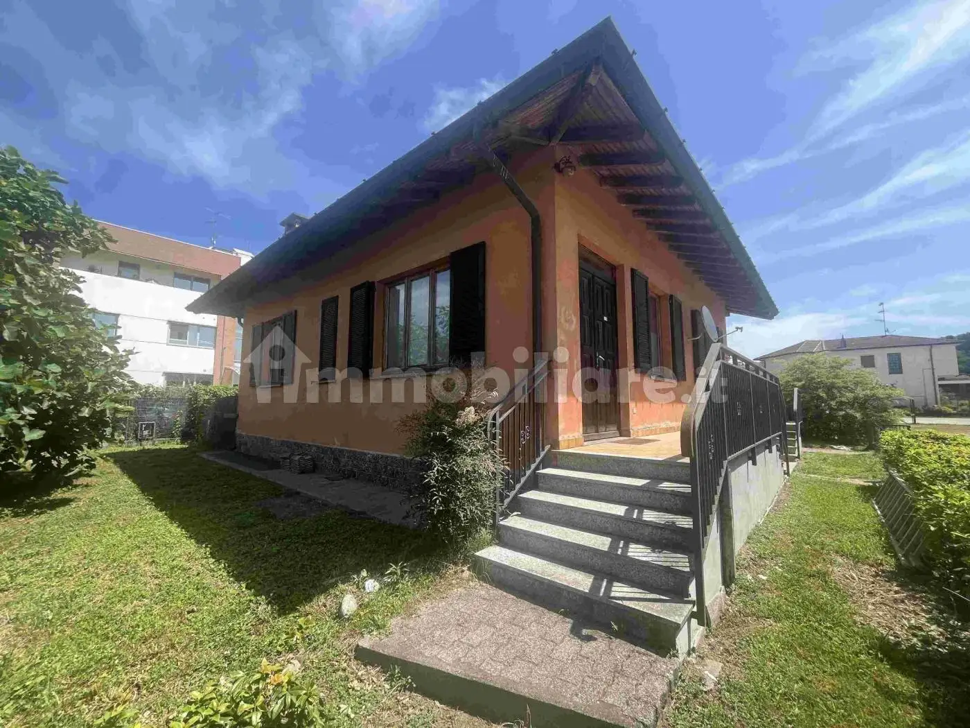 Villa in vendita a Cadrezzate con Osmate