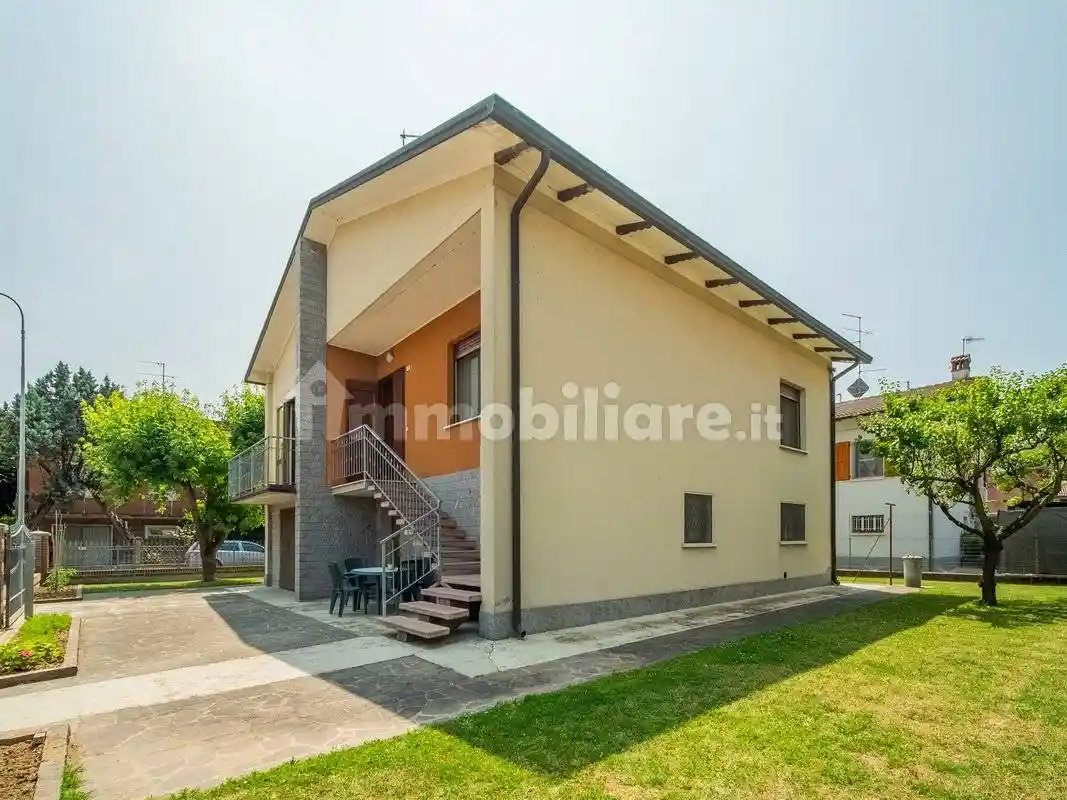 Casa indipendente in vendita a Scandiano