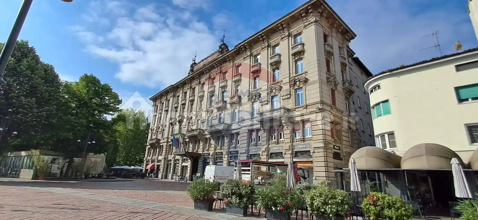 Palazzo - Edificio in vendita a Salsomaggiore Terme