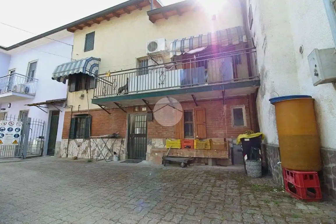 Rustico - Casale in vendita a Montechiarugolo