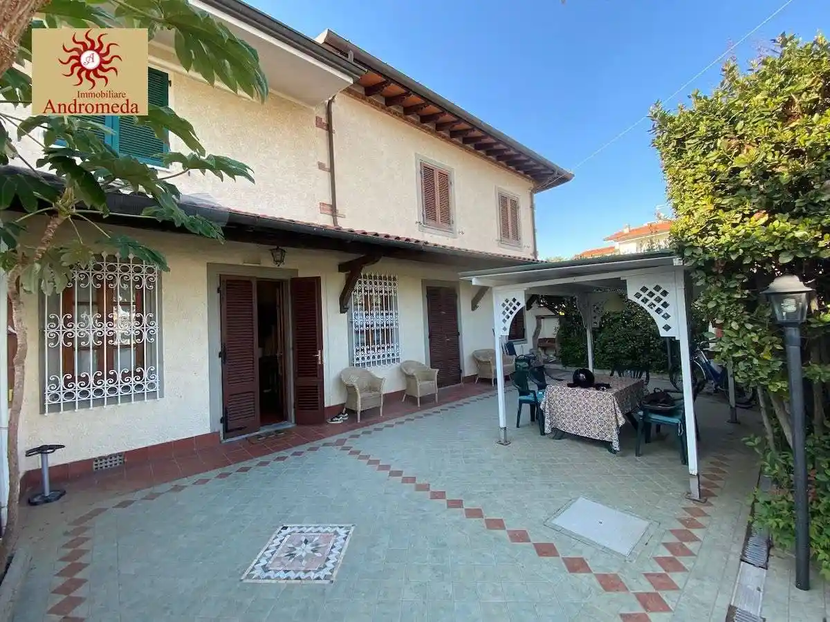 Villa in vendita a Forte dei Marmi