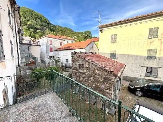 Casa indipendente in vendita a Fascia