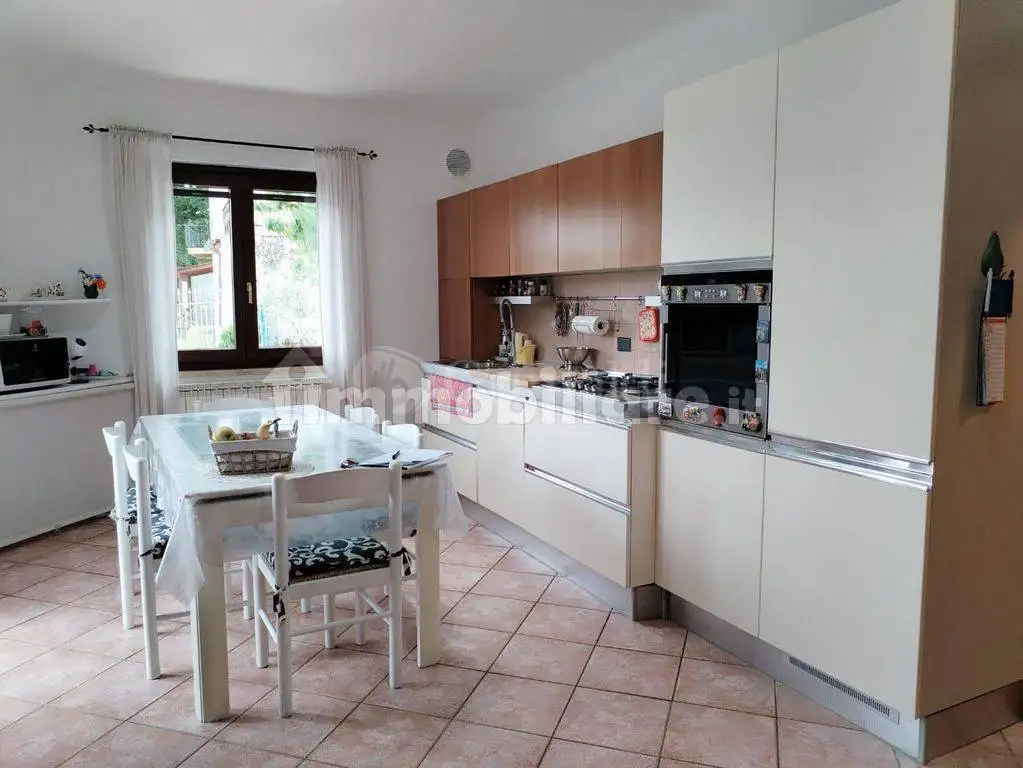 Appartamento in vendita a Apiro