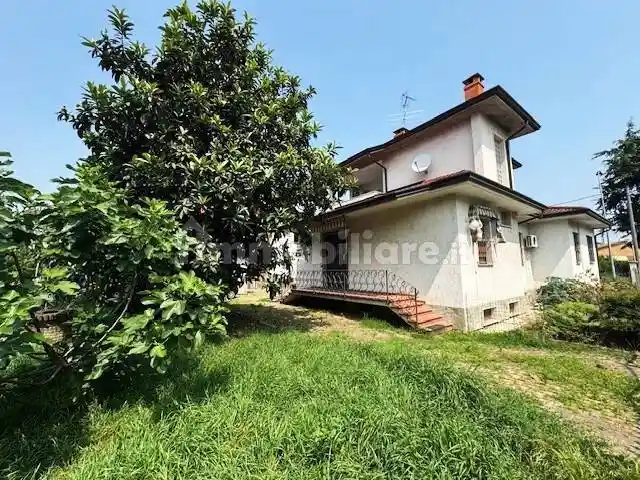 Villa in vendita a Casteggio