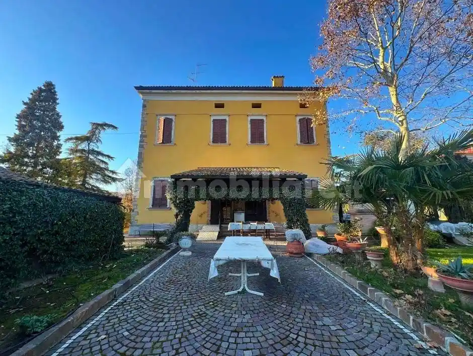 Villa in vendita a Quattro Castella