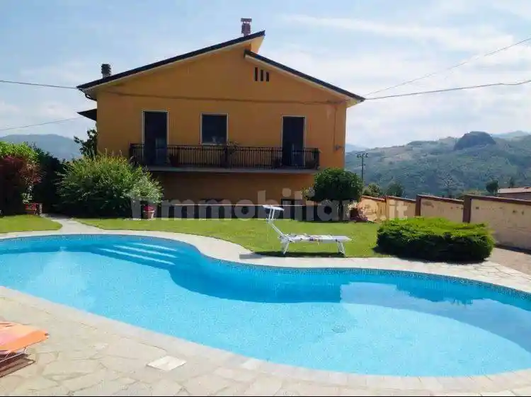 Villa in vendita a Travo