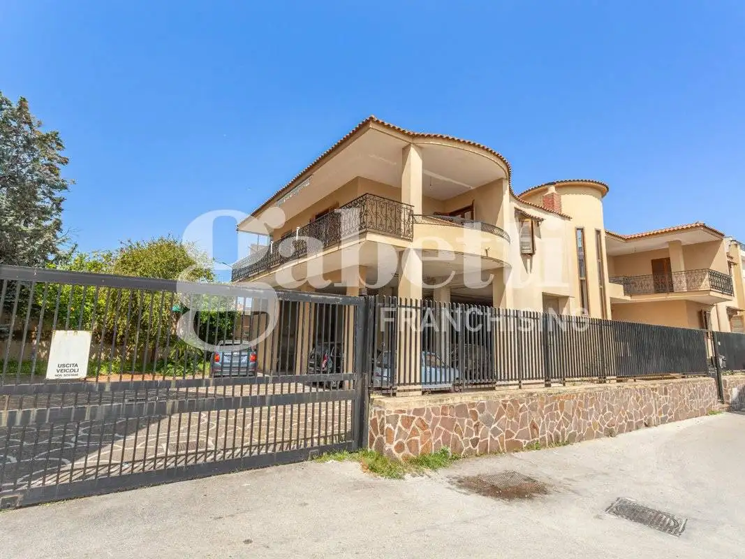 Palazzo - Edificio in vendita a Mugnano di Napoli