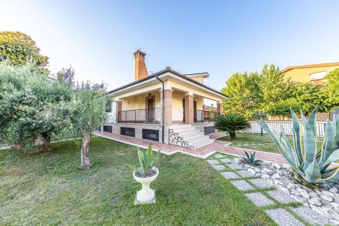Villa in vendita a Roma