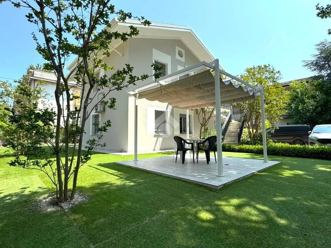 Villa in vendita a Cesenatico