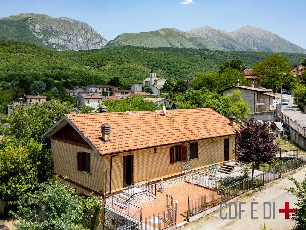 Villa in vendita a Borgorose