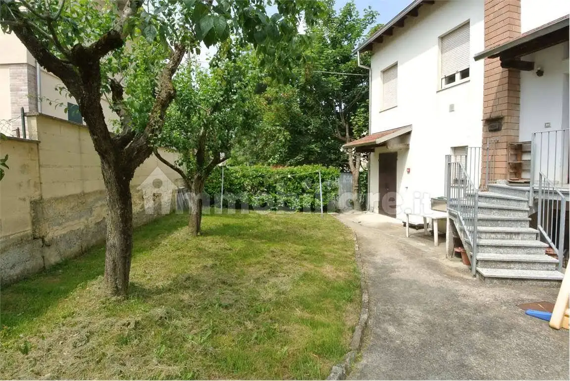 Villa in vendita a Tizzano Val Parma
