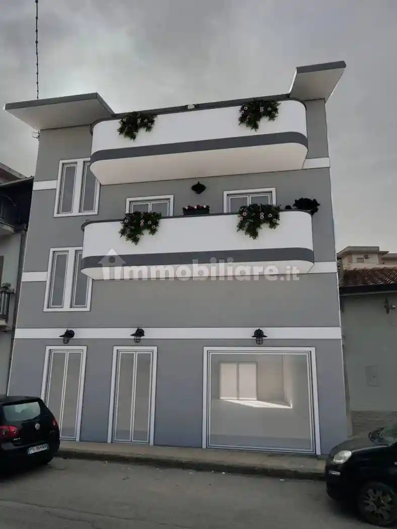 Trilocale via C. Colombo, 99, Bianco - foto 2