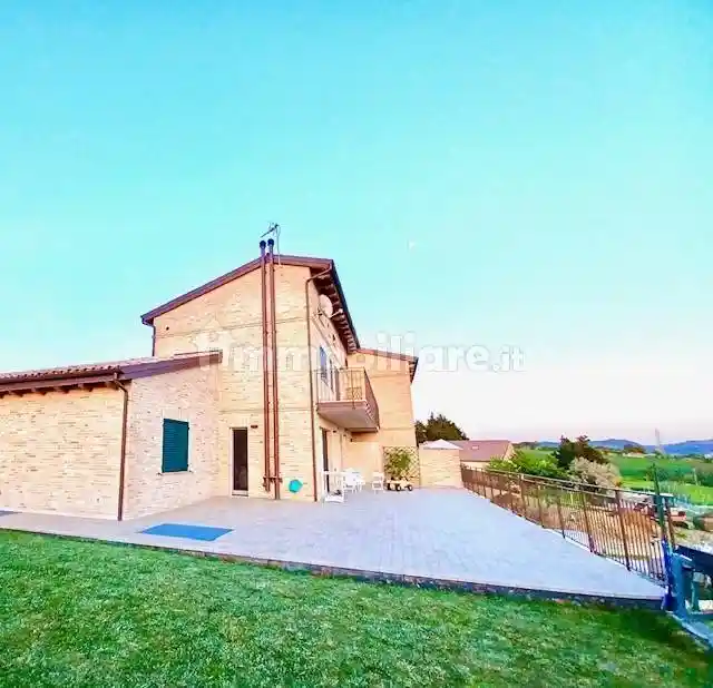 Villa in vendita a Falconara Marittima