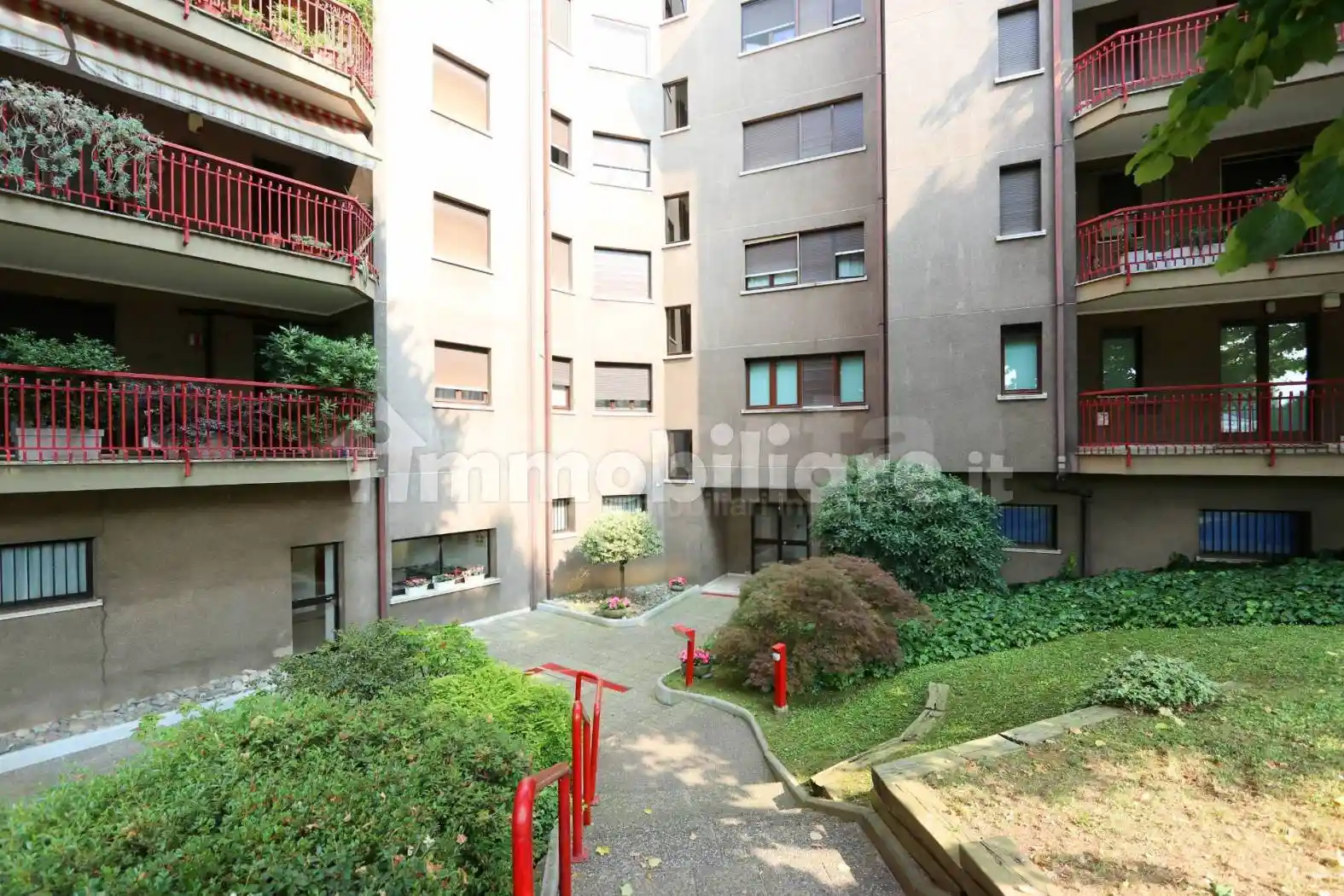 Quadrilocale via Cesare Battisti 4, Vedano al Lambro - foto 2