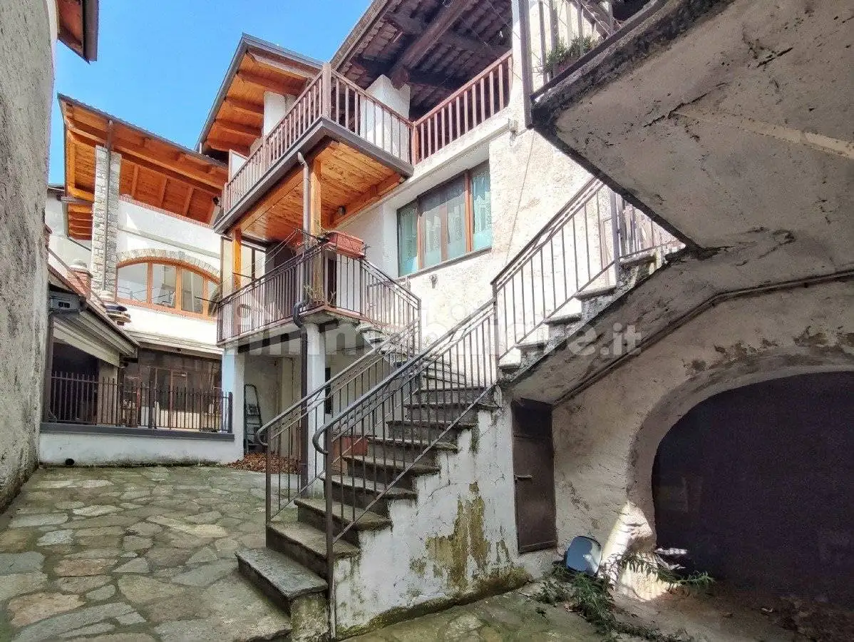 Casa indipendente in vendita a Andrate