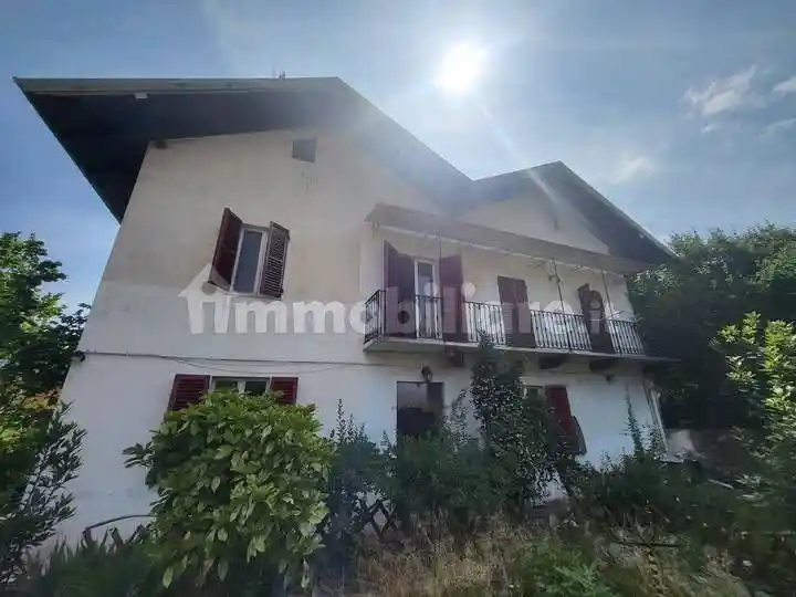 Casa indipendente in vendita a Borgosesia