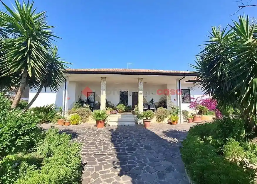 Villa in vendita a Aprilia