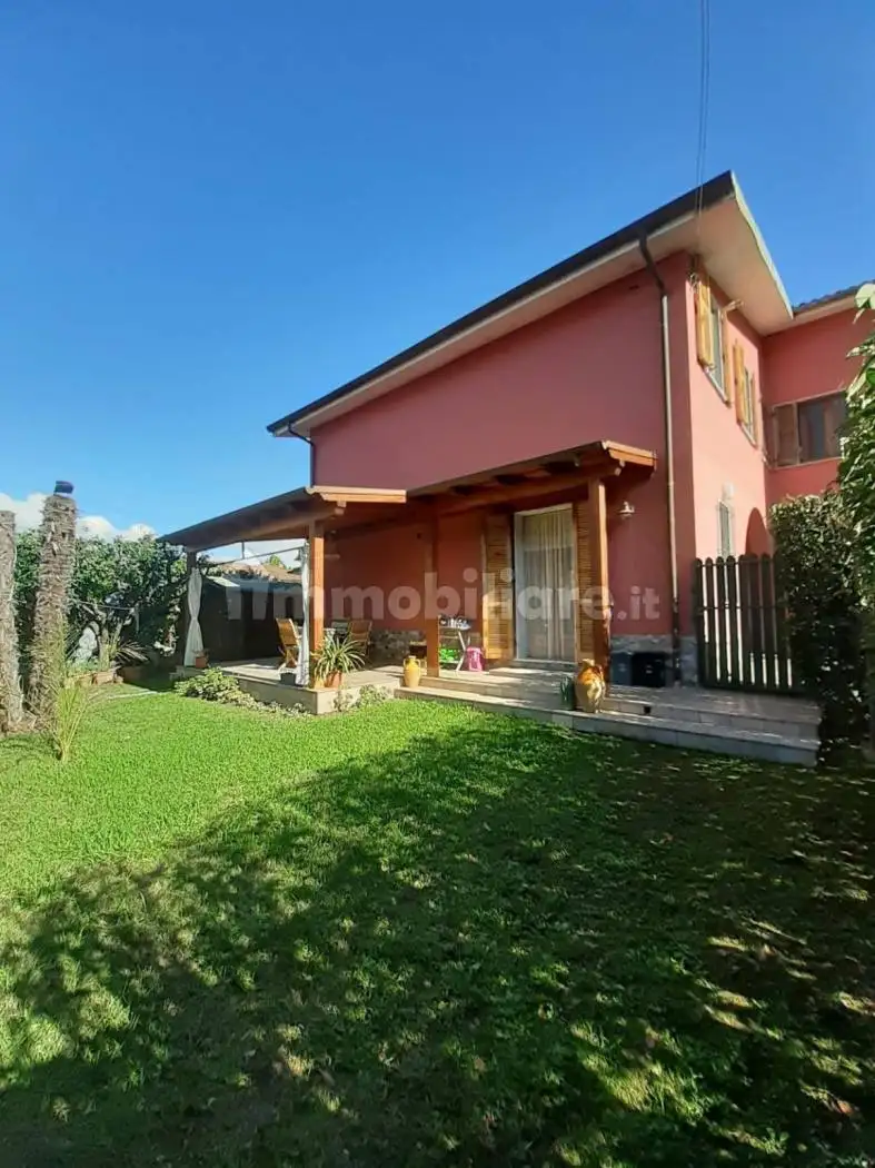 Villetta a schiera in affitto a Ameglia