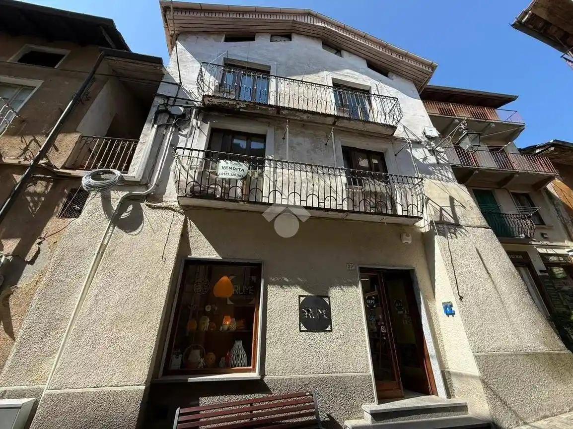 Casa indipendente in vendita a Lanzo Torinese