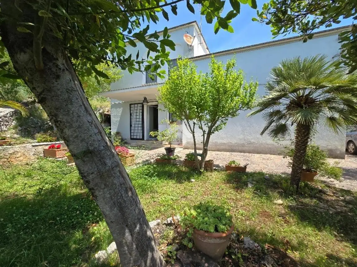 Casa indipendente in affitto a Acuto