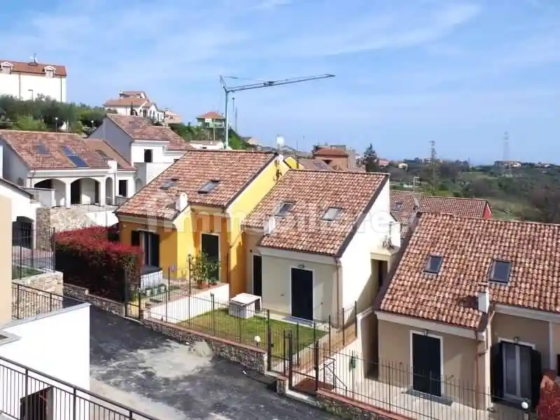 Villetta a schiera in vendita a Loano