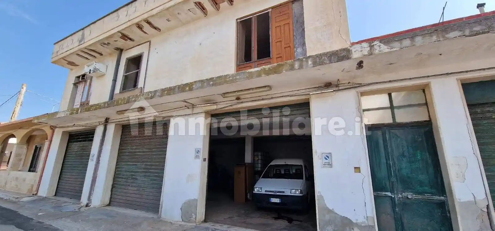 Palazzo - Edificio in vendita a Porto Cesareo