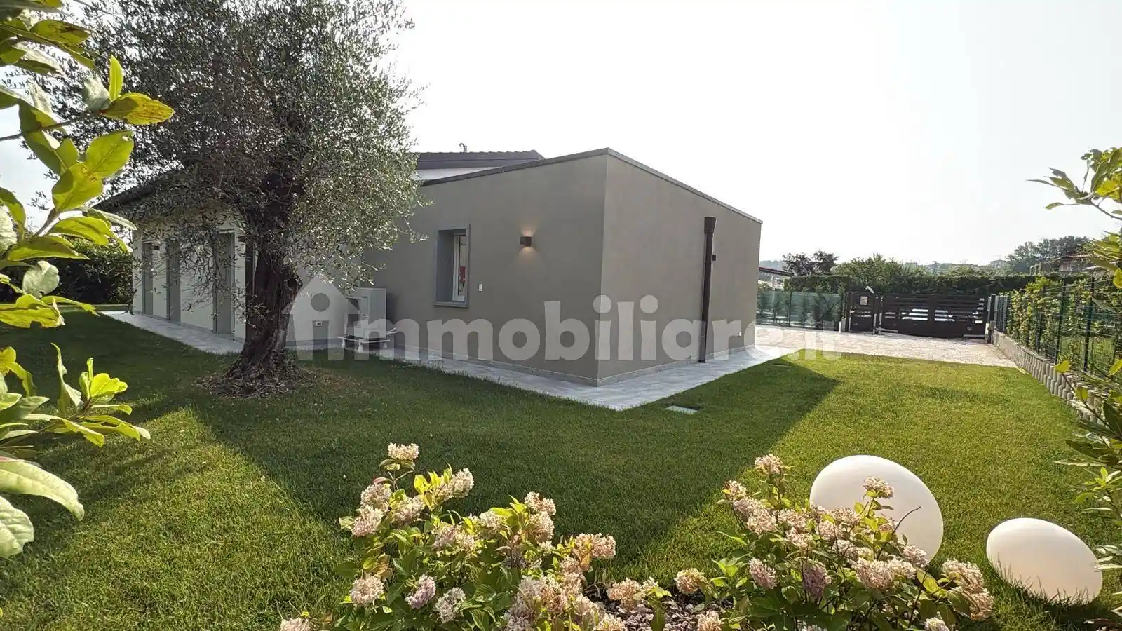 Villa in vendita a Manerba del Garda