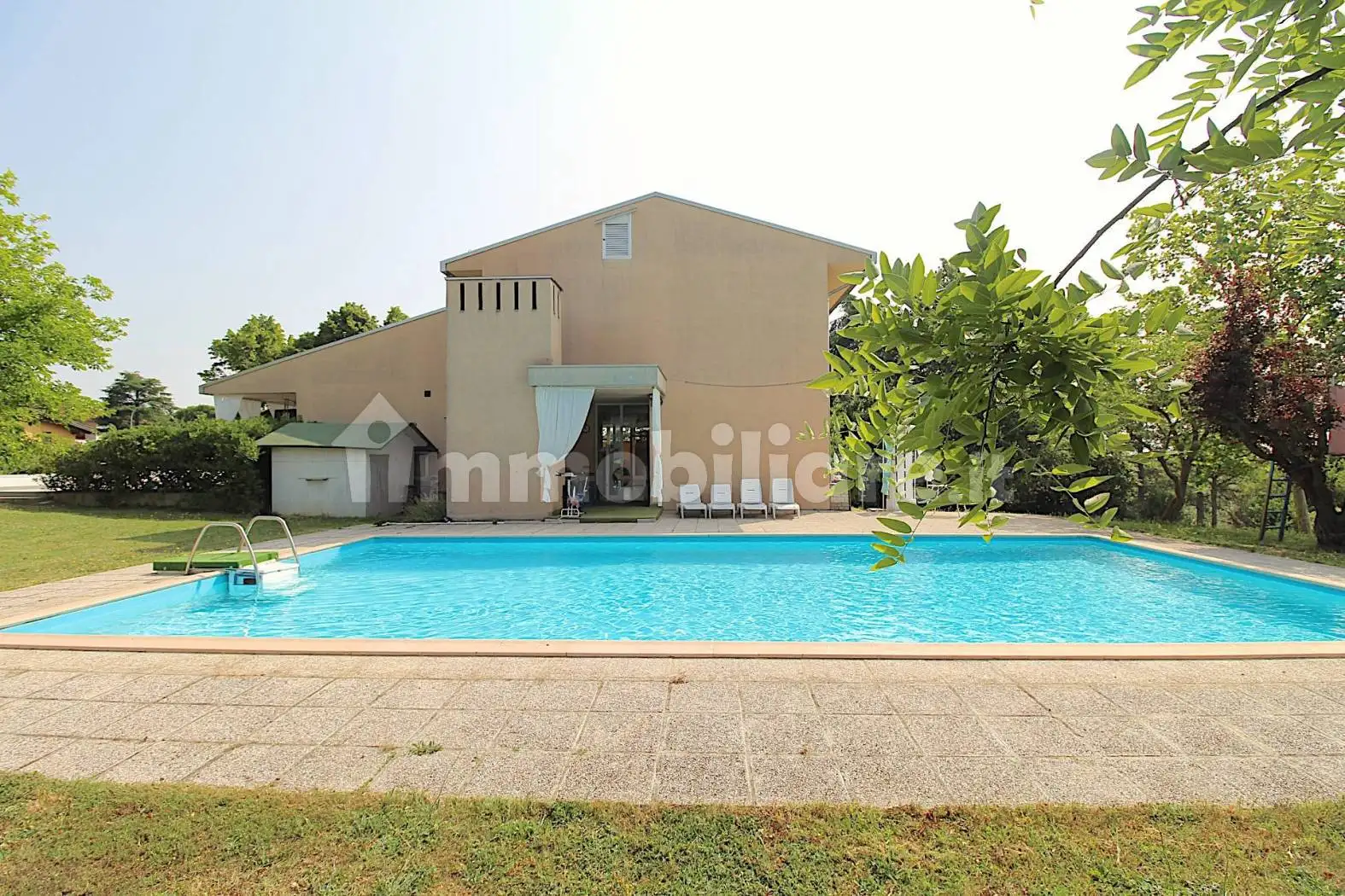 Villa in vendita a Dozza