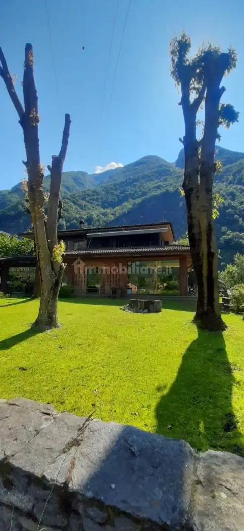 Casa indipendente in vendita a Dubino