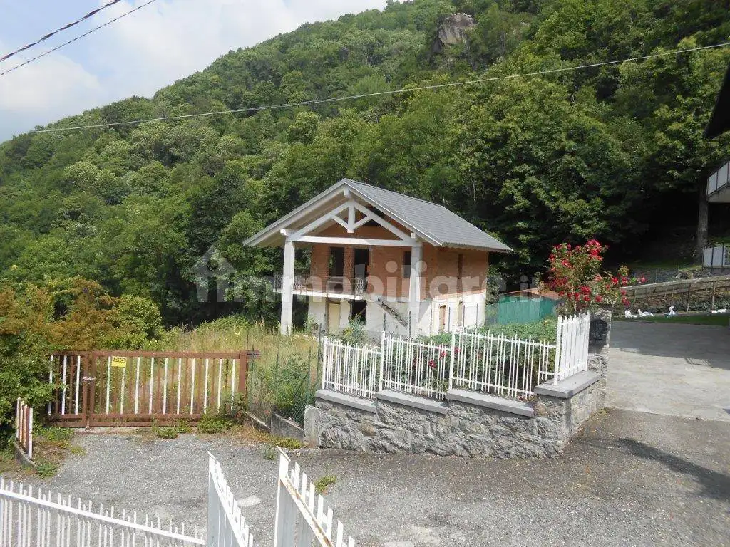 Villa in vendita a Chialamberto