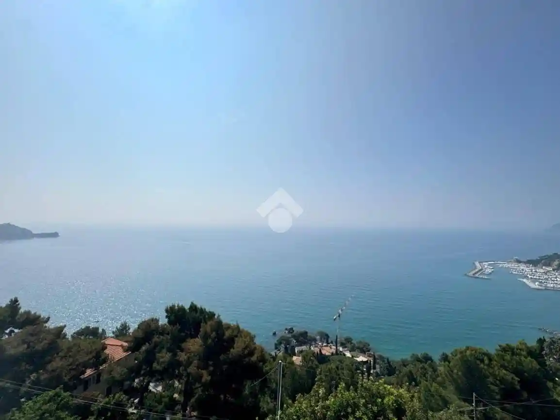 Villa bifamiliare regione Monti Soprani 14, Cavia, Regione Monti, Alassio - foto 2