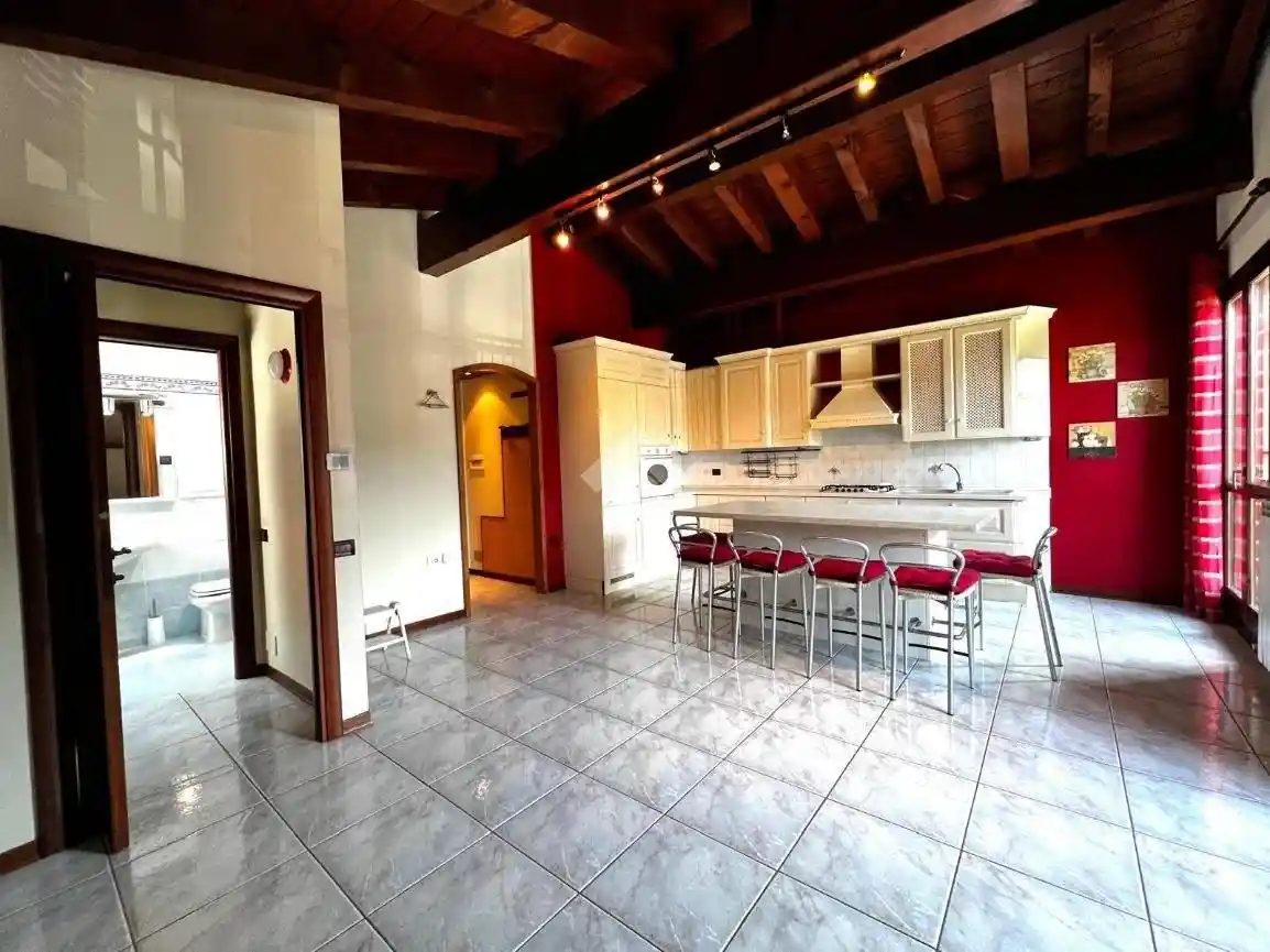 Bilocale via L. Gasparotto 123, Bosto, Varese - foto 2