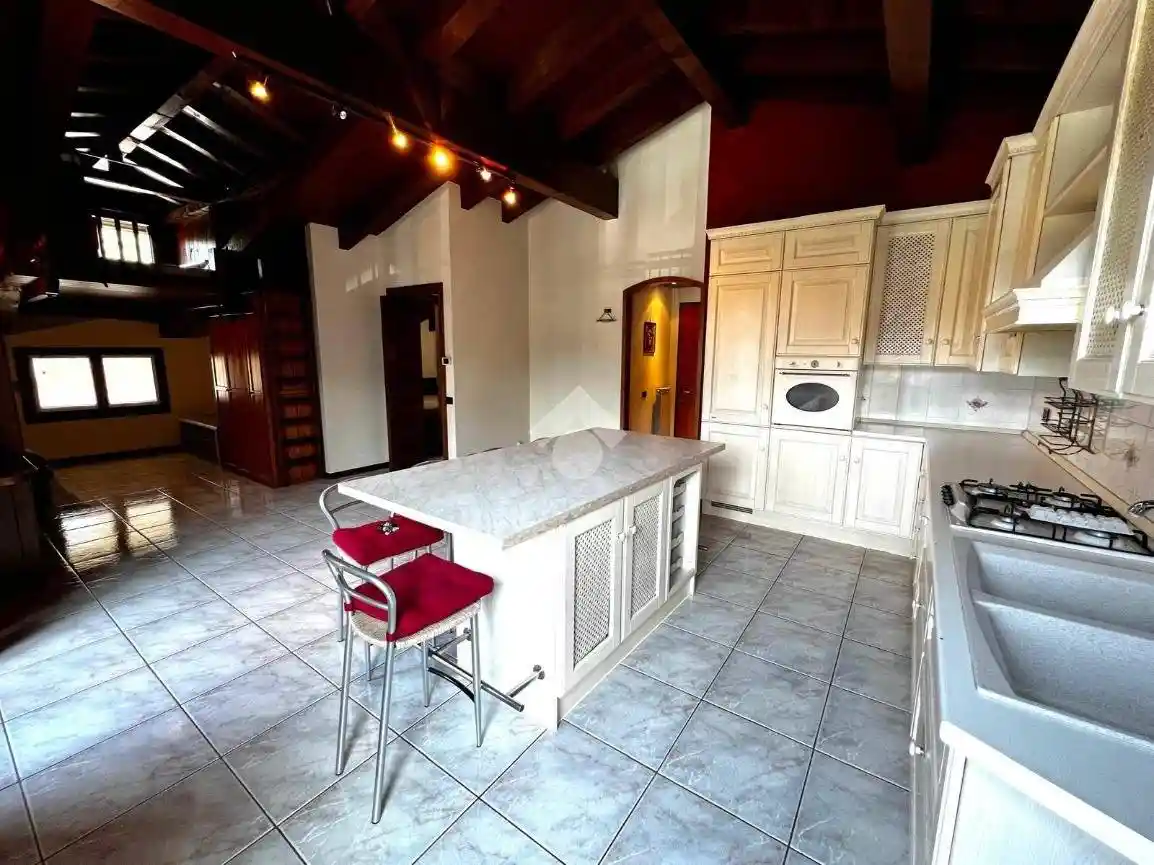 Bilocale via L. Gasparotto 123, Bosto, Varese - foto 5