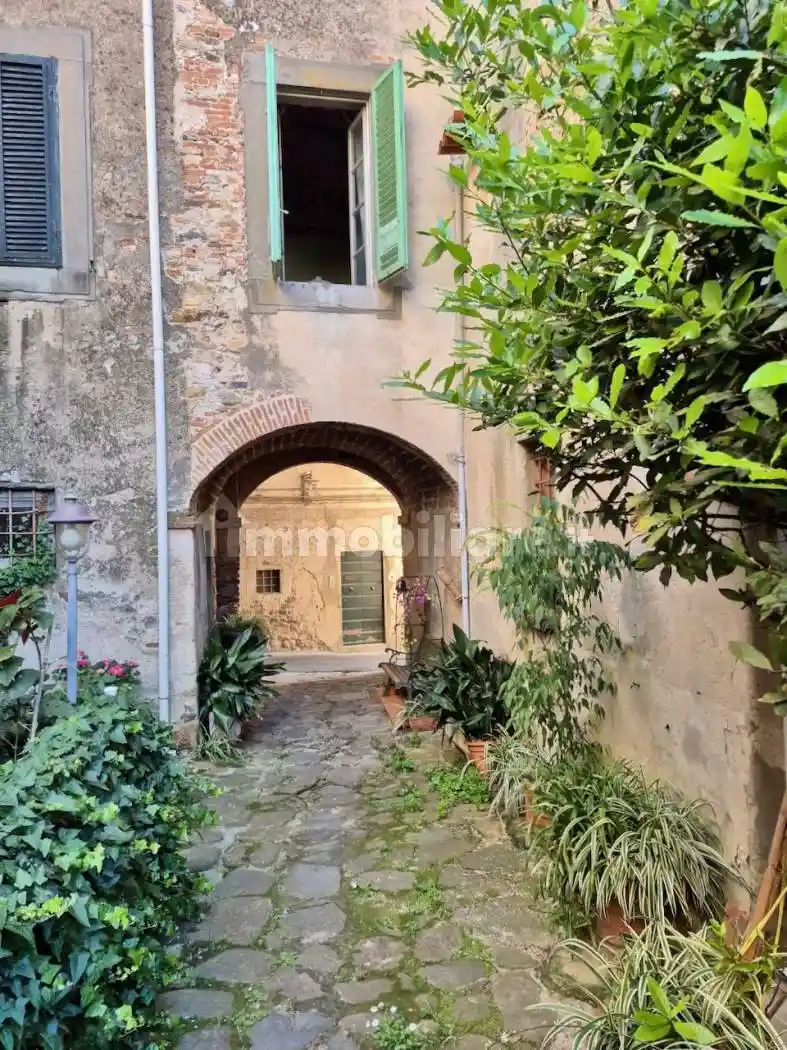 Appartamento in vendita a Calci