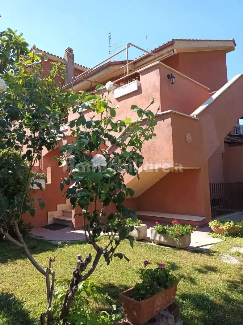 Villa unifamiliare via Ezio Morlacca 20, Centro, Cerveteri