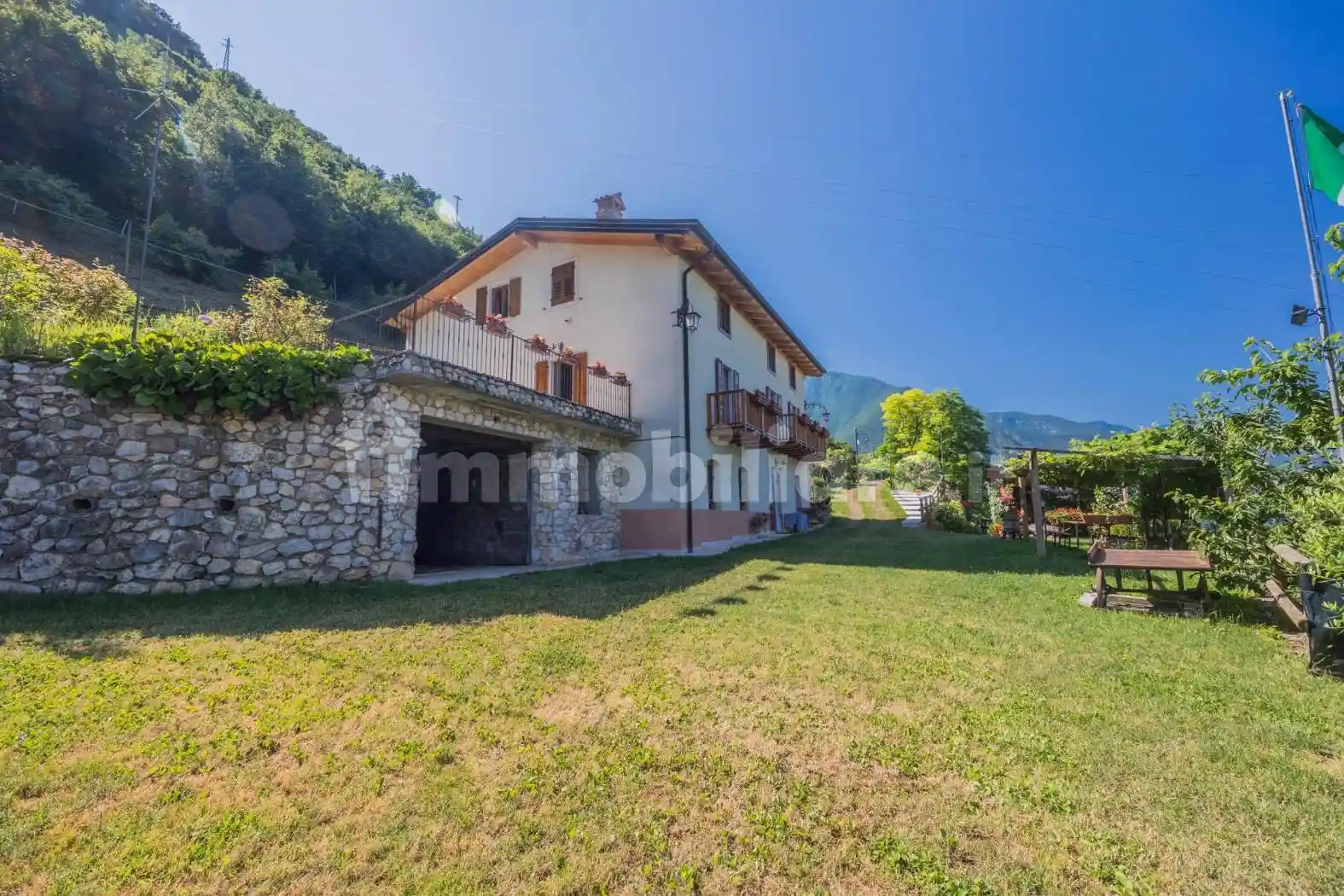 Cascina via Guido Lodron 2, Centro, Ala - foto 2