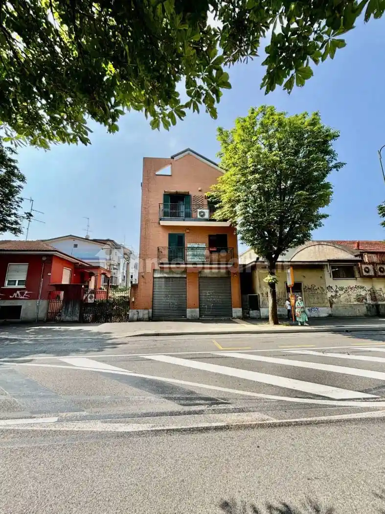 Palazzo - Edificio in vendita a Sesto San Giovanni