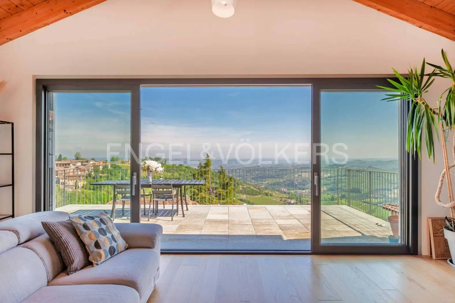 Villa in vendita a Diano d'Alba