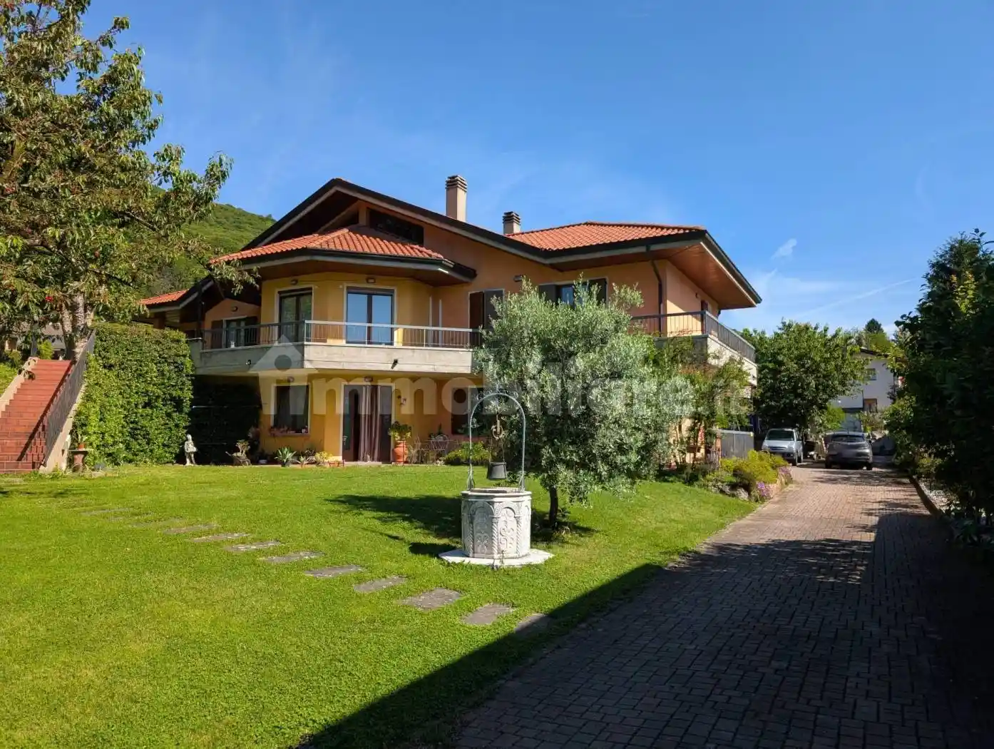 Villa in vendita a Cuasso al Monte