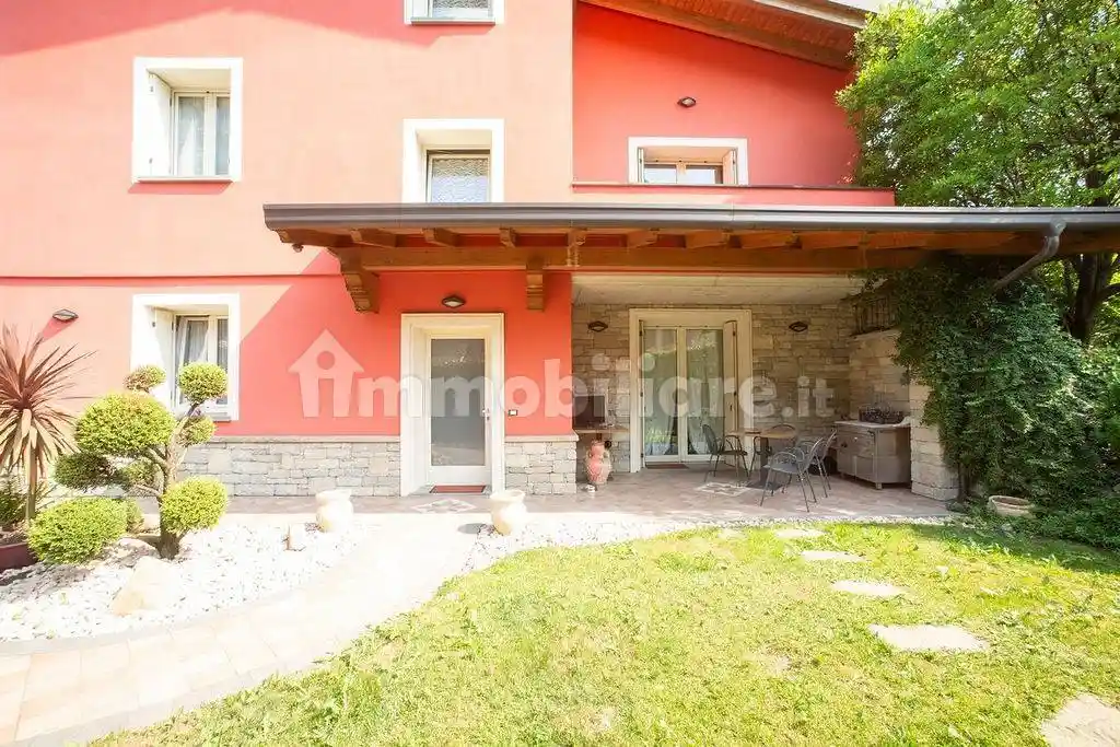 Villa in vendita a Darfo Boario Terme