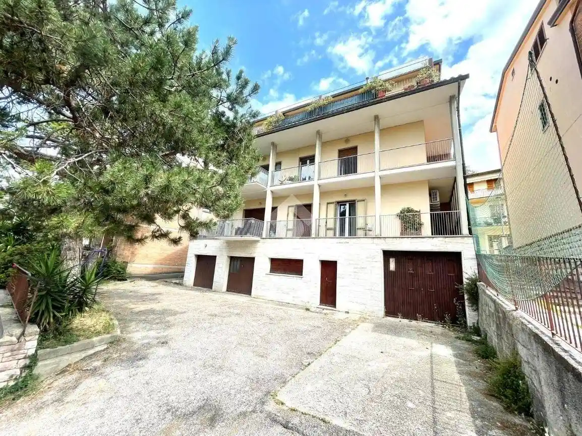 Appartamento via Lorenzo Perosi 20, Zona Nuova, Assisi - foto 2