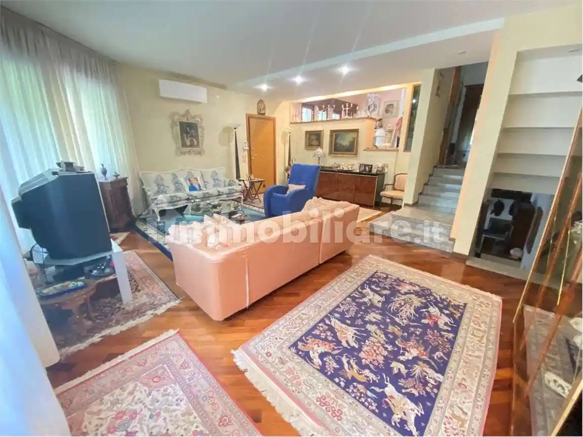 Villetta a schiera in vendita a Prato