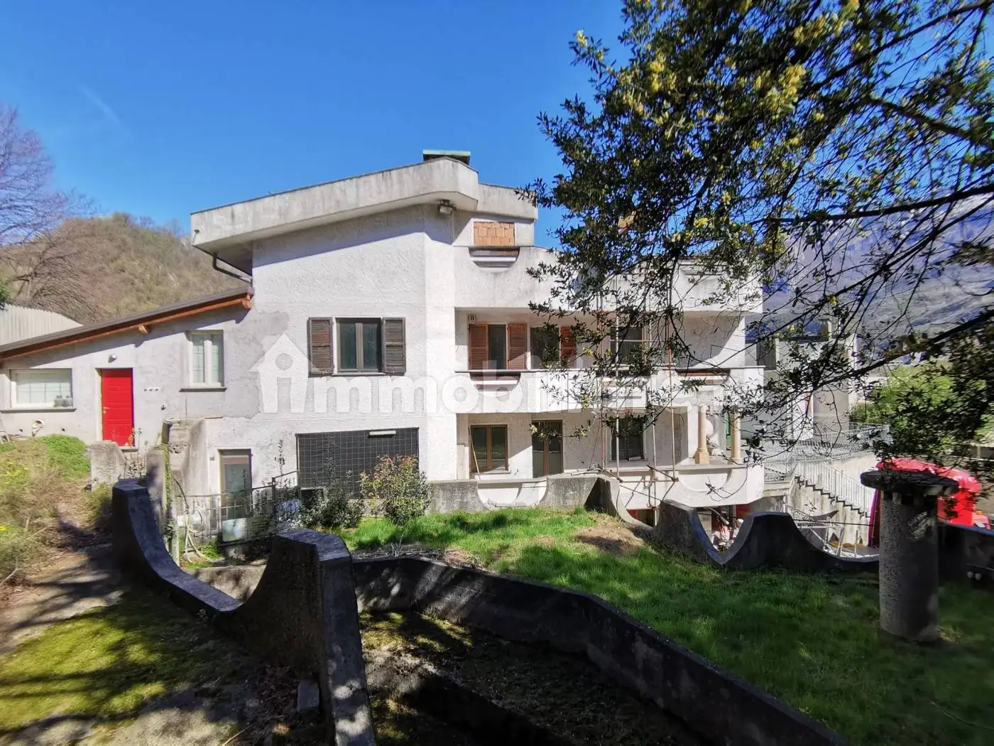 Villa in vendita a Pescate