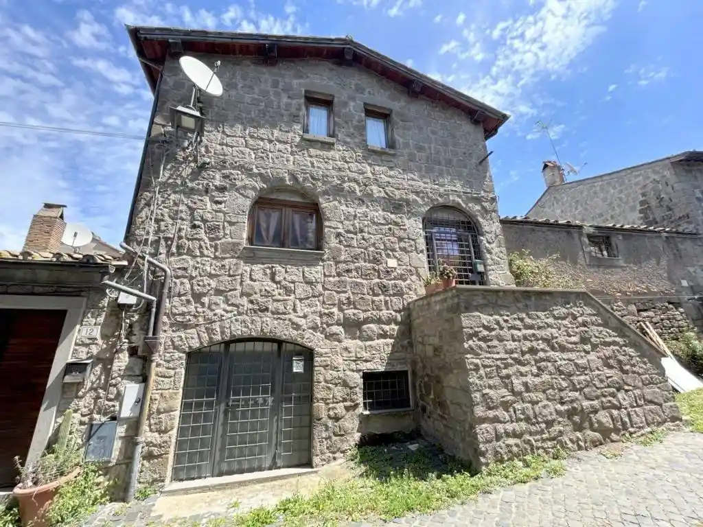 Casa indipendente in vendita a Viterbo