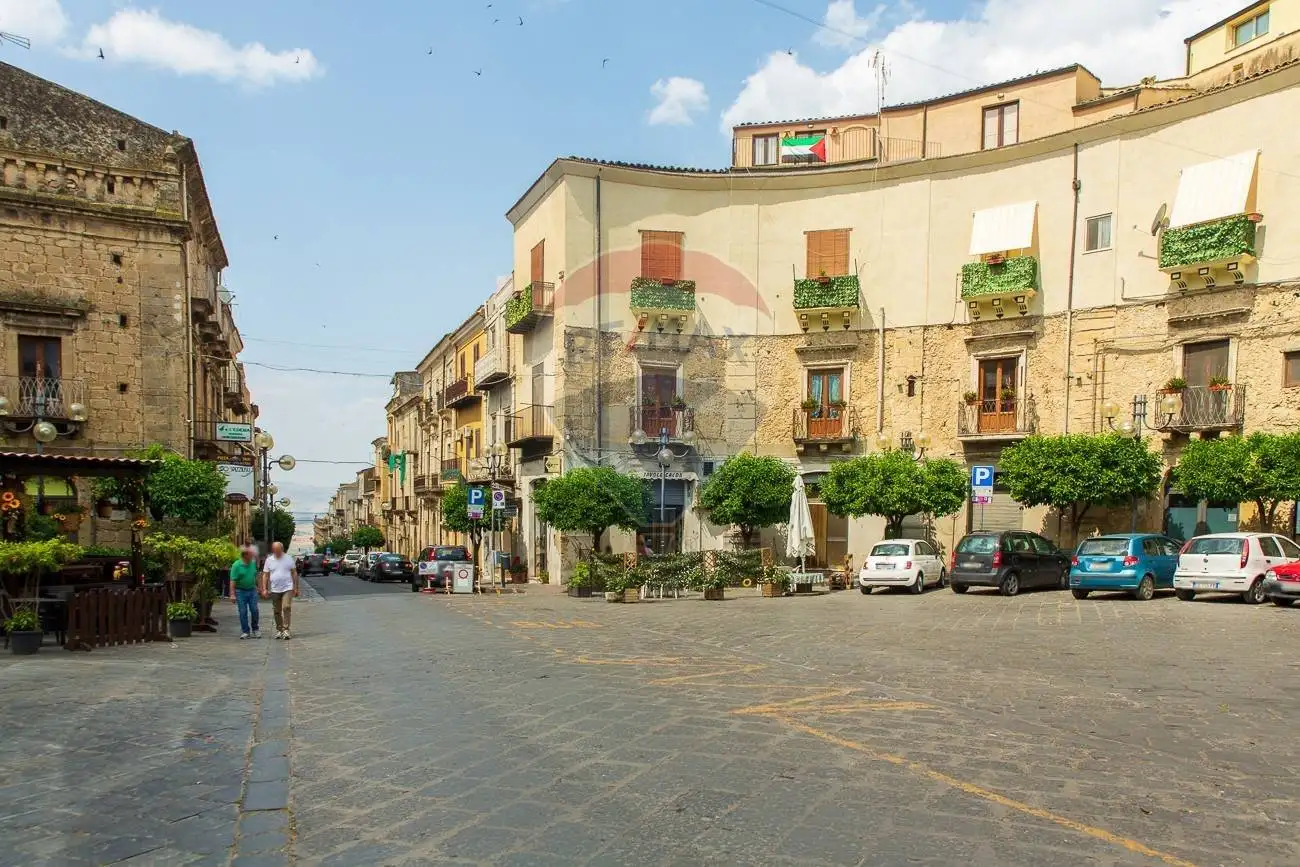 Casa indipendente in vendita a Leonforte