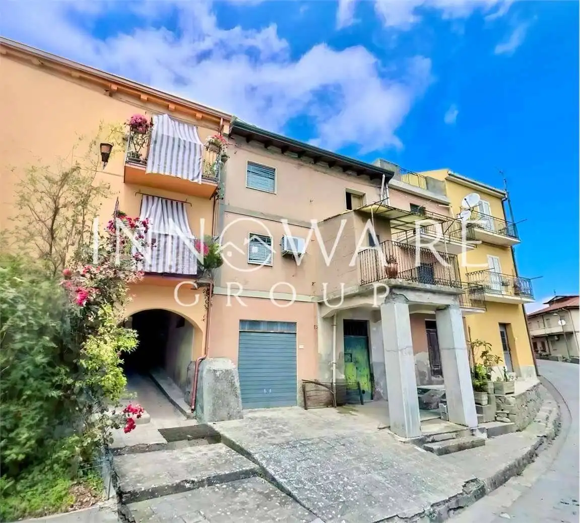 Palazzo - Edificio in vendita a San Salvatore di Fitalia